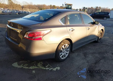 2015 Nissan Altima 2.5 S z USA, uszkodzony, nr VIN 1N4AL3AP7FC135286